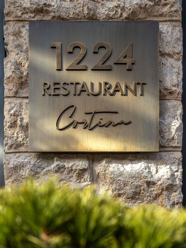 1224 Restaurant Cortina